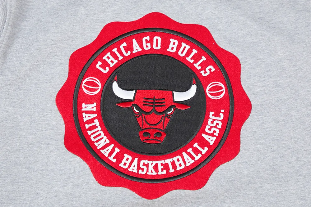 NBA CHICAGO BULLS CREST EMBLEM MEN'S RIB CREWNECK (HEATHER GRAY/BLACK)