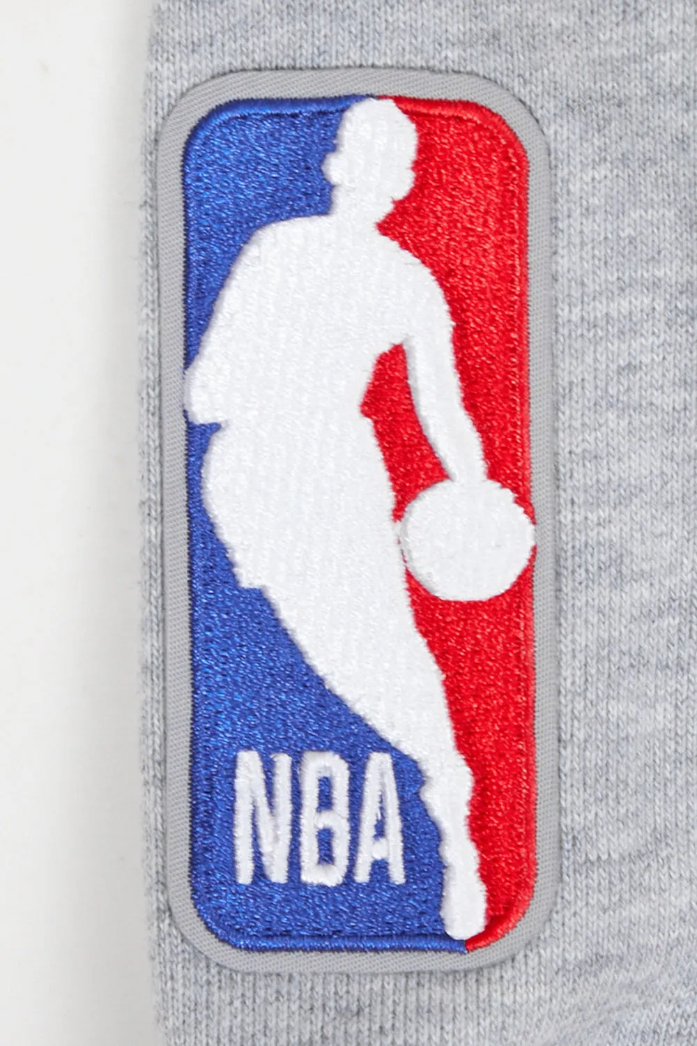 NBA CHICAGO BULLS CREST EMBLEM MEN'S RIB CREWNECK (HEATHER GRAY/BLACK)