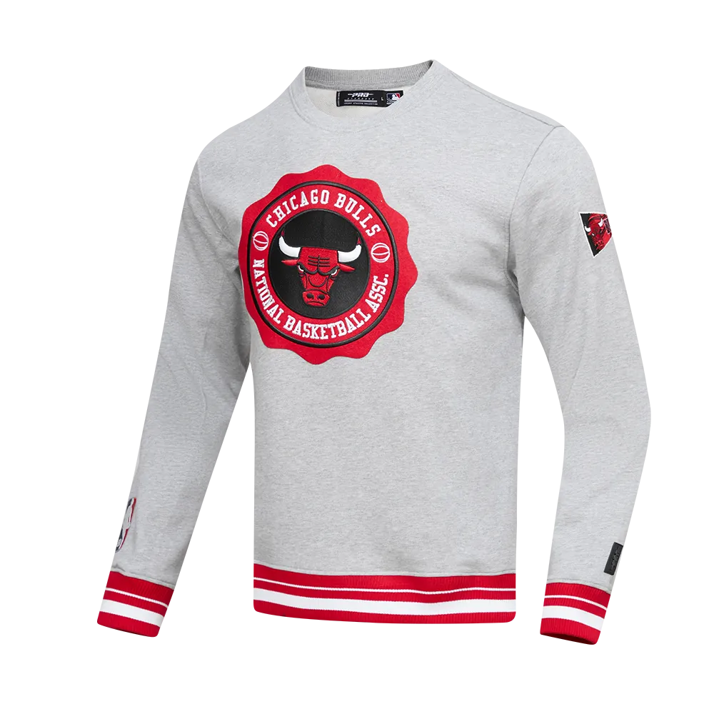 NBA CHICAGO BULLS CREST EMBLEM MEN'S RIB CREWNECK (HEATHER GRAY/BLACK)