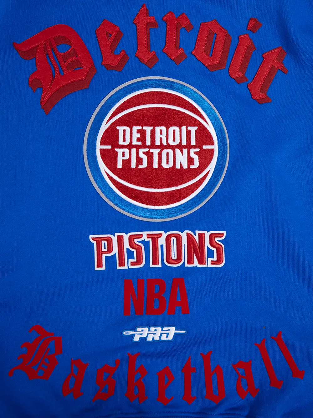 NBA DETROIT PISTONS OLD ENGLISH MEN'S CREWNECK (ROYAL BLUE)