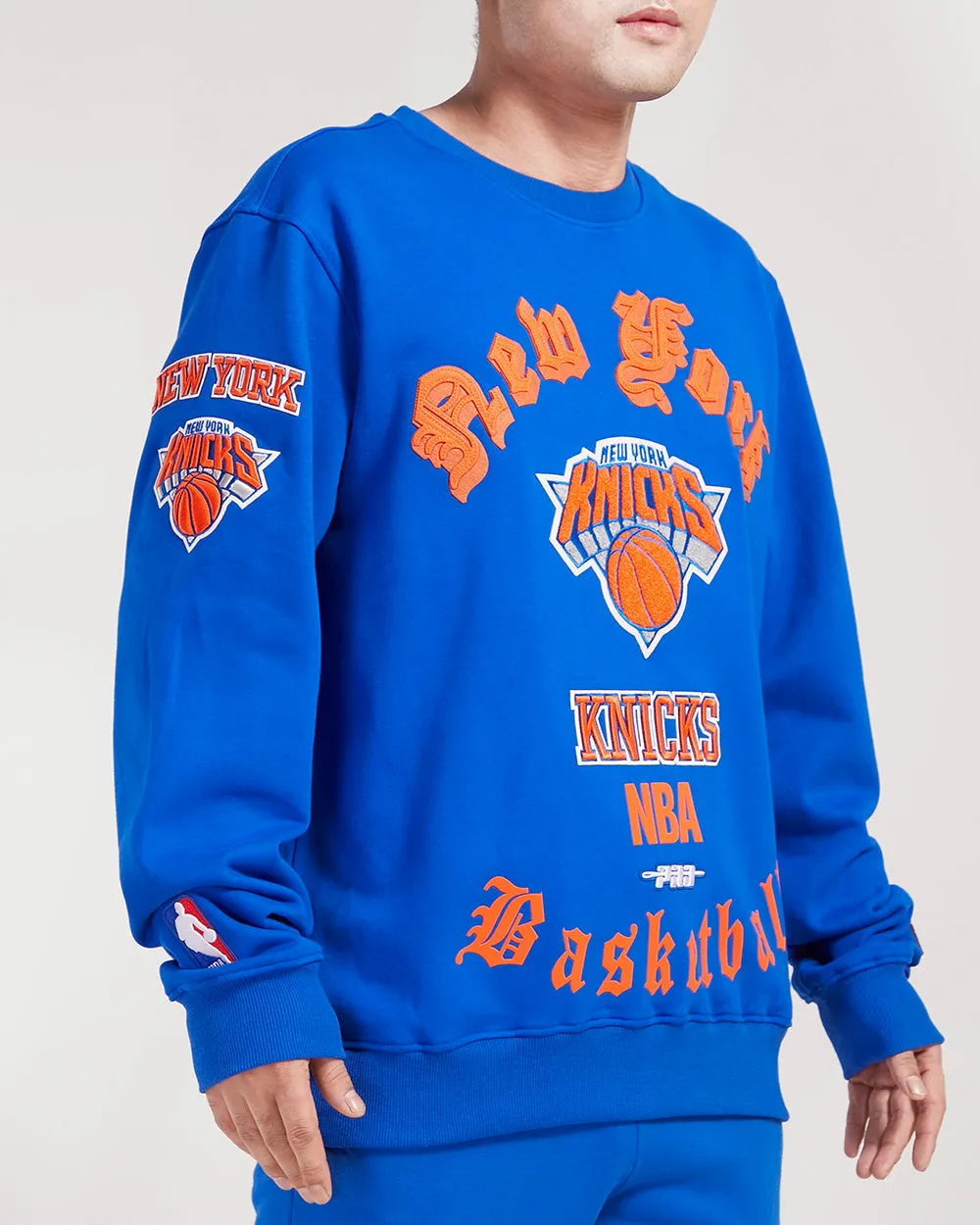 NBA NEW YORK KNICKS OLD ENGLISH MEN'S CREWNECK (ROYAL BLUE)