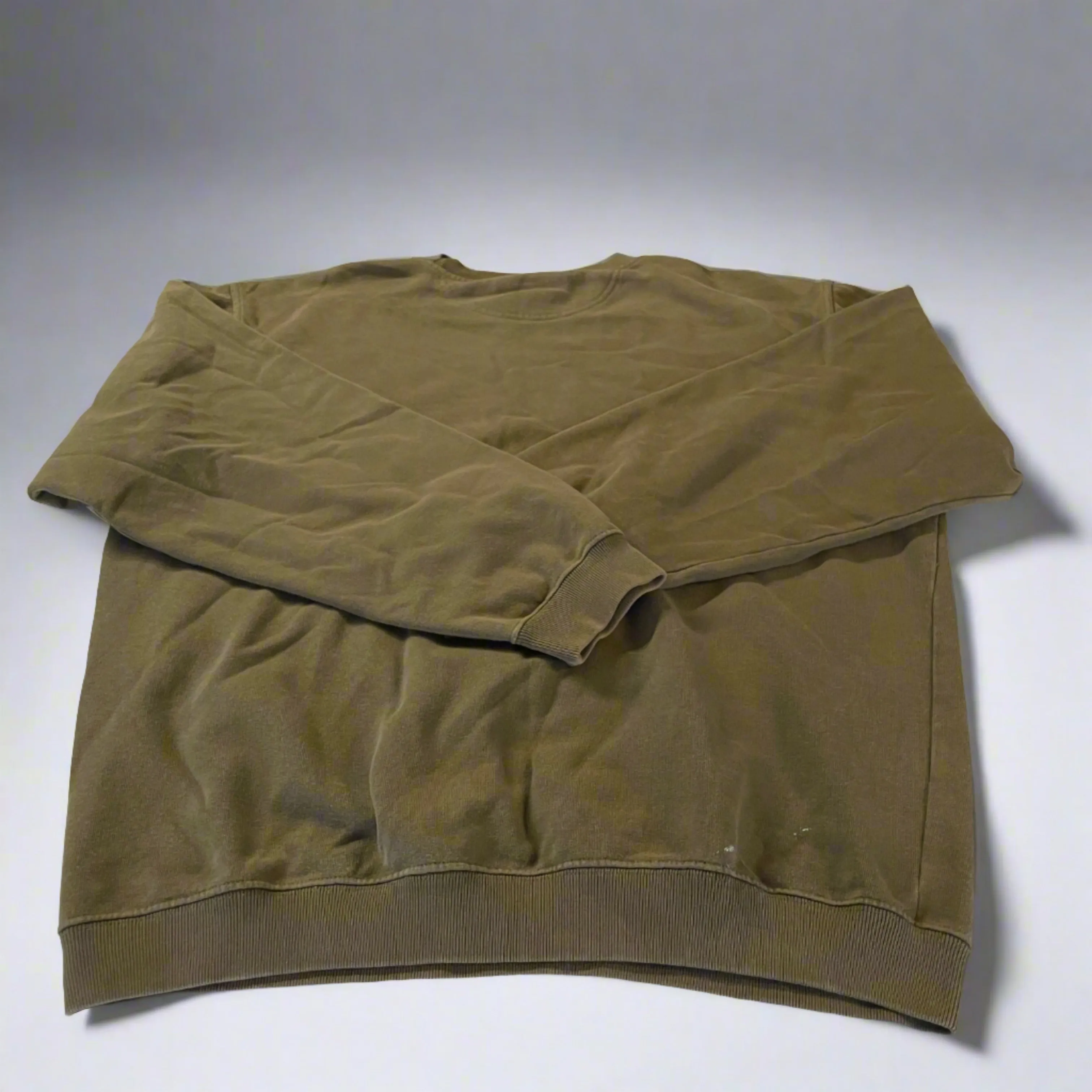 Nike Men's Khaki and Brown Sweatshirt. Vintage 90s Stone/Neutral Nike Sweatshirt - Medium. 90s NIKE Swoosh Sweatshirt, Vintage Crewneck Streetwear Sweater, Brown Jumper Size M SKU 5319