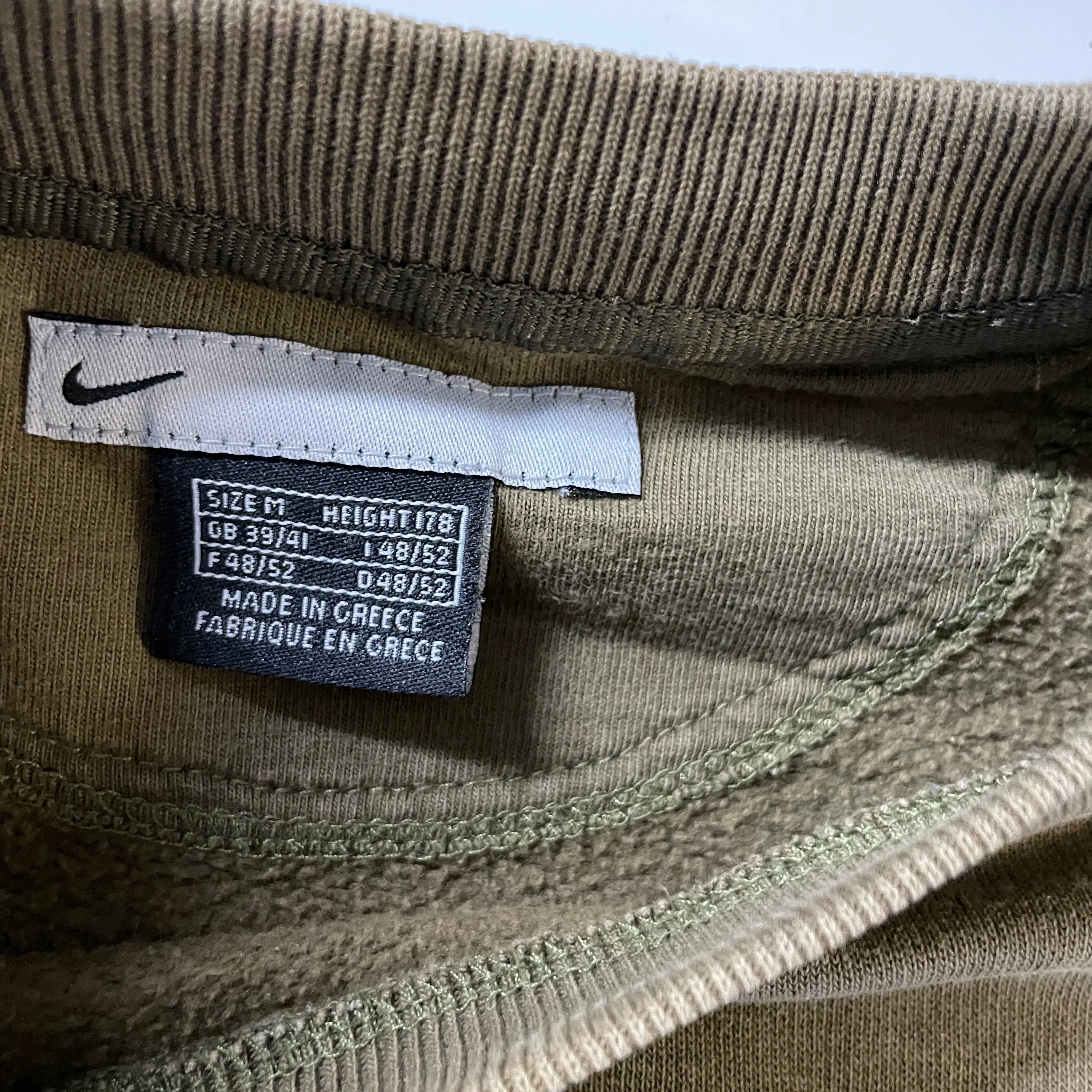 Nike Men's Khaki and Brown Sweatshirt. Vintage 90s Stone/Neutral Nike Sweatshirt - Medium. 90s NIKE Swoosh Sweatshirt, Vintage Crewneck Streetwear Sweater, Brown Jumper Size M SKU 5319