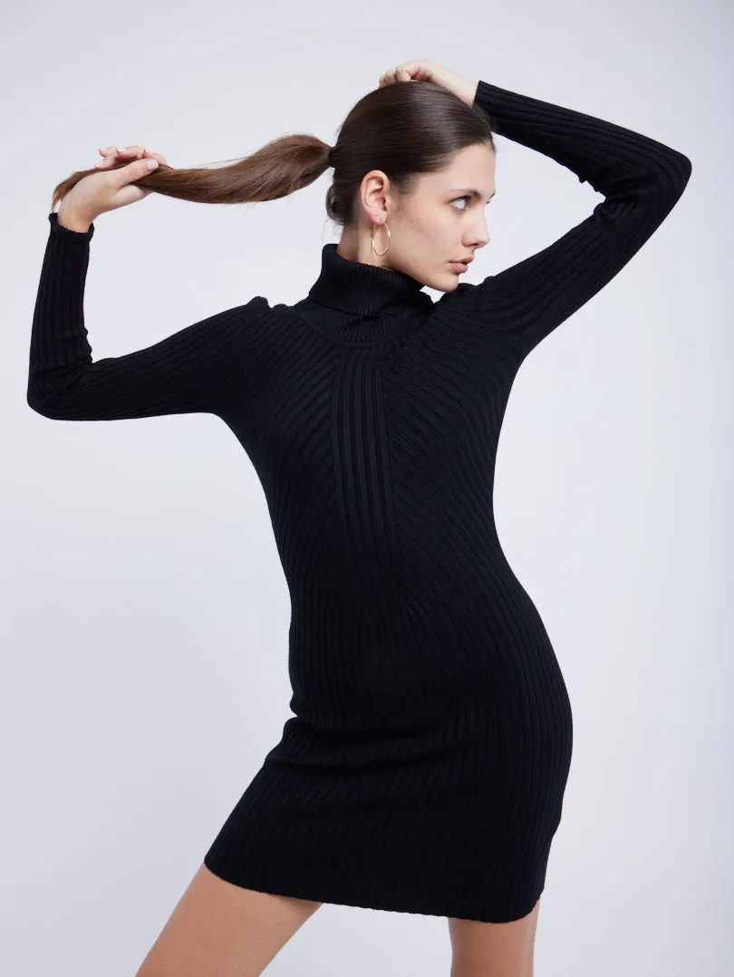 Robe en maille finition graphique