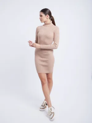 Robe en maille finition graphique