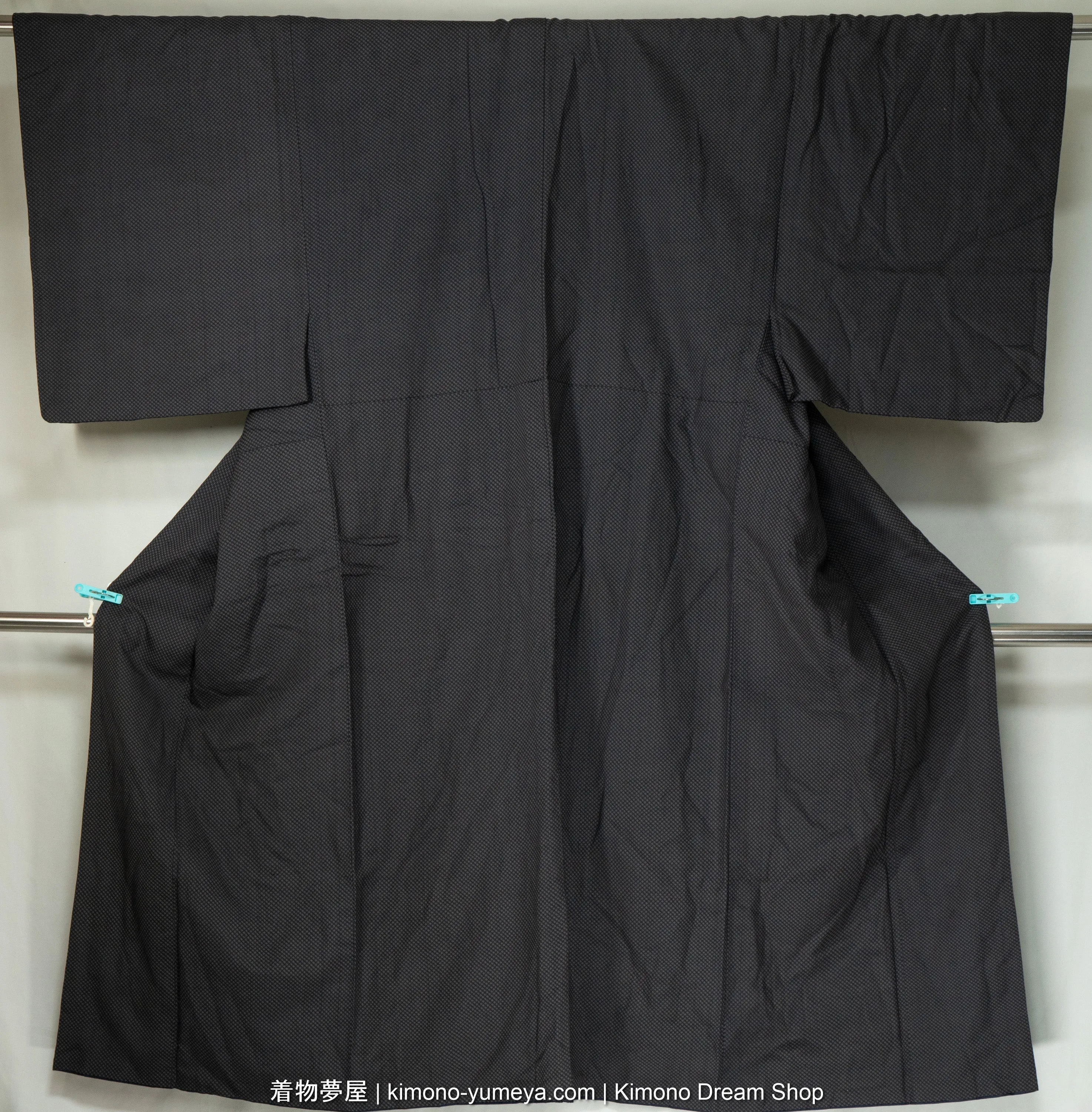 Shuriken Pattern Men's Kimono - Vintage Silk Japanese Robe with X or Nailheads - Traditional Clothing from the 1980s - Tsumugi Weaving