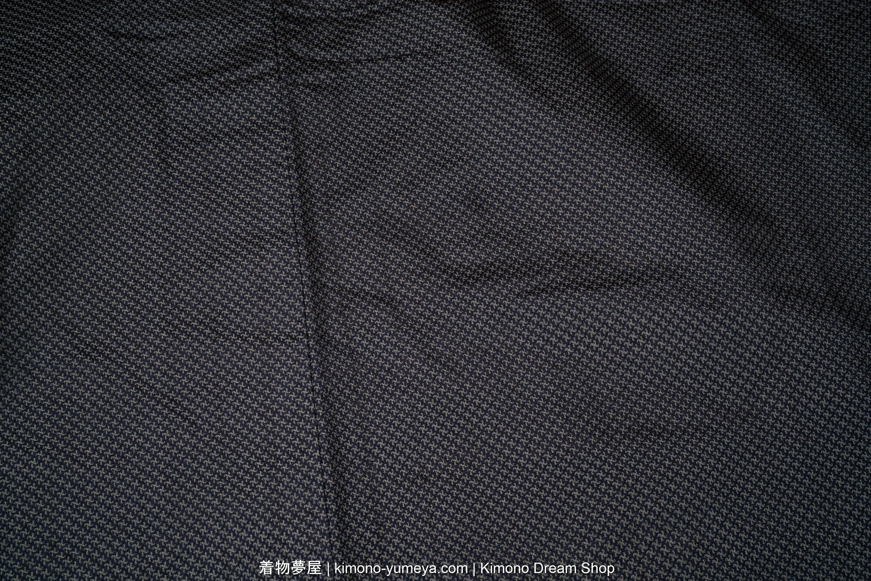 Shuriken Pattern Men's Kimono - Vintage Silk Japanese Robe with X or Nailheads - Traditional Clothing from the 1980s - Tsumugi Weaving