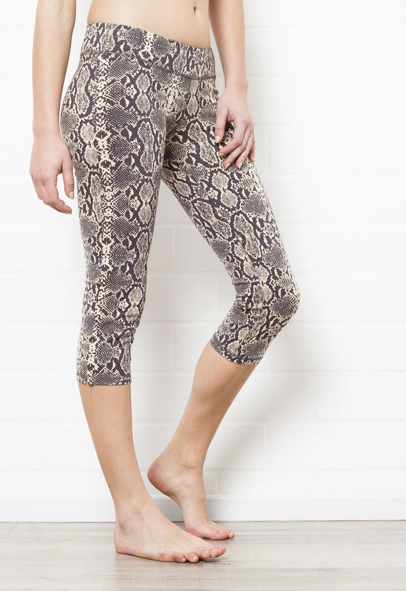 Snake Capri Leggings - Cream Brown