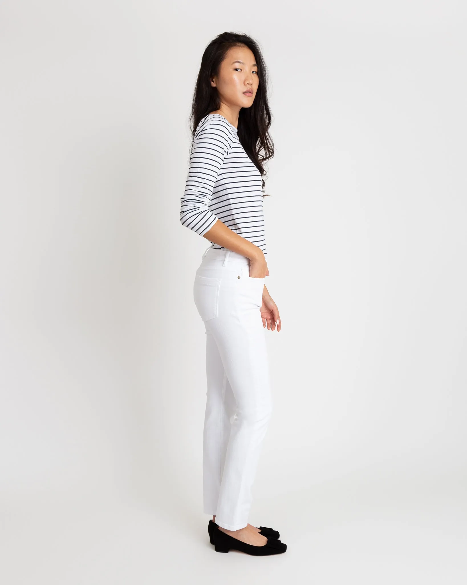 Straight Leg 5-Pocket Jean in White Stretch Denim