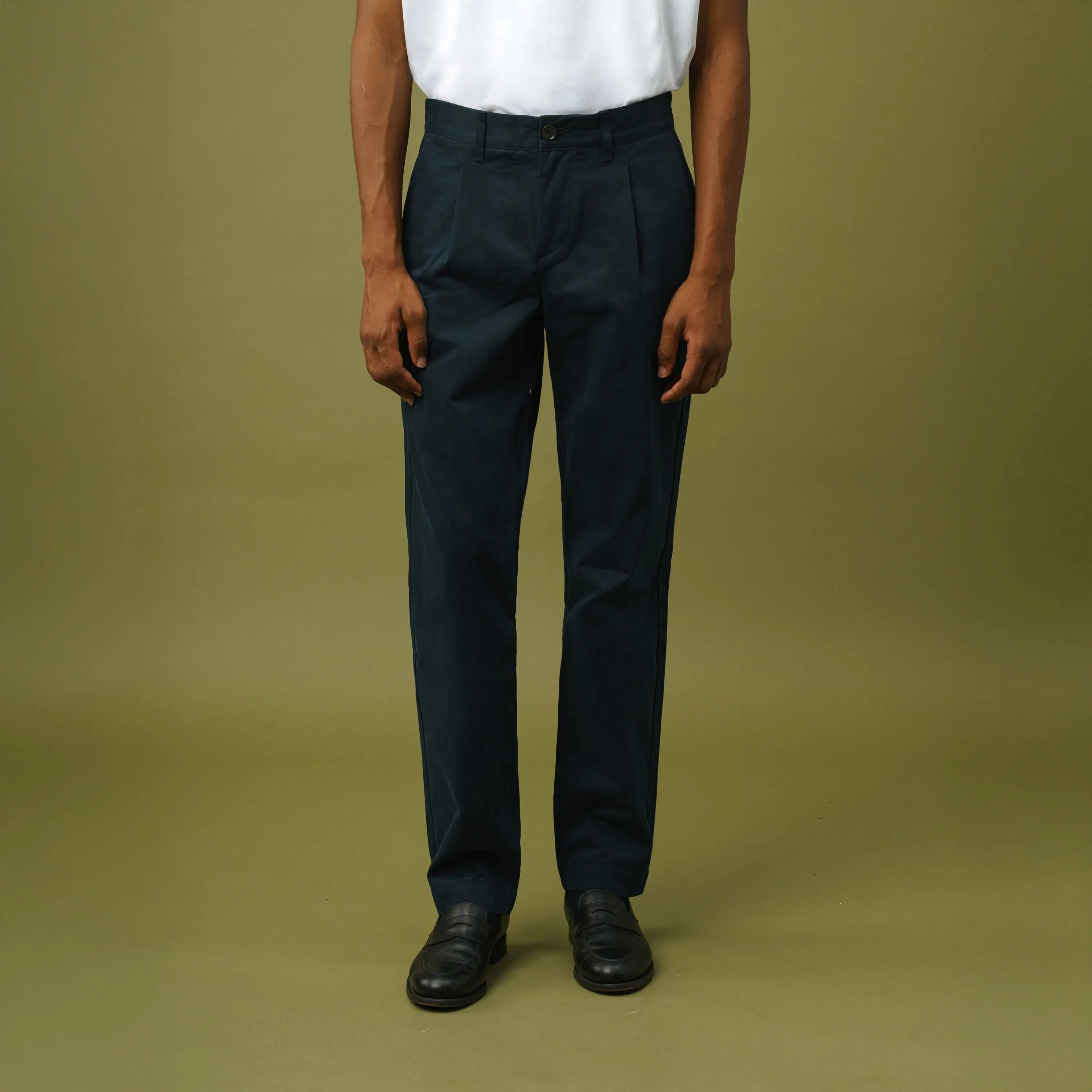 STRAIGHT PLEATED CHINOS