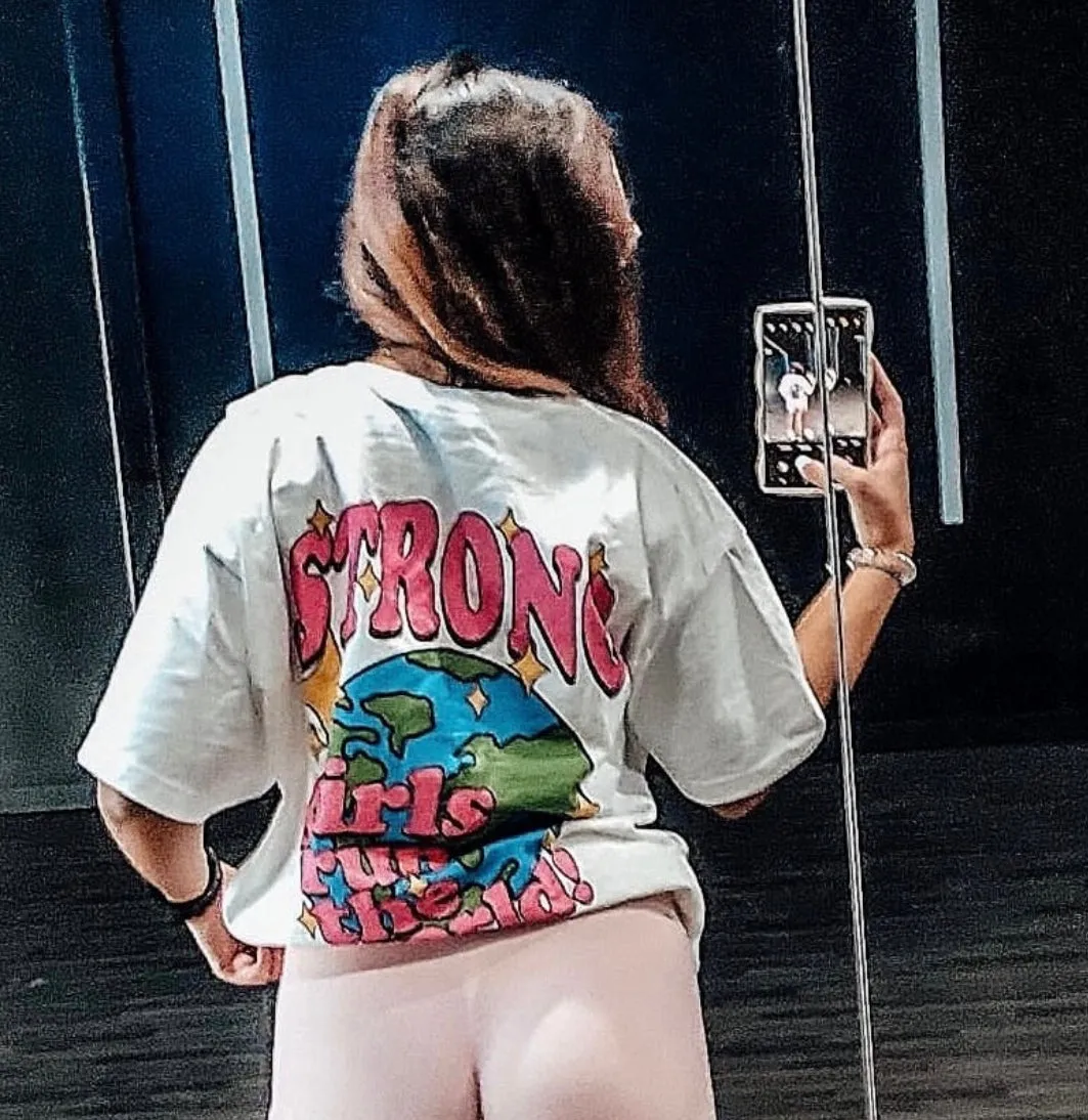 Strong Girls Run the World - TEE