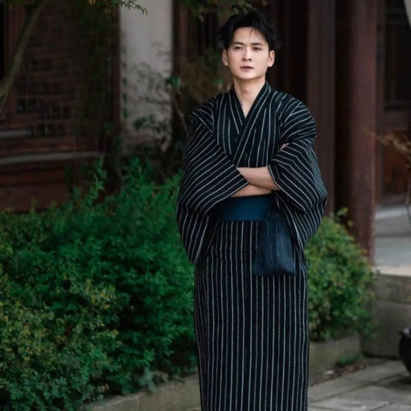 Traditional Men’s Japanese Yukata with Black and White Stripes – Comfortable Summer Kimono