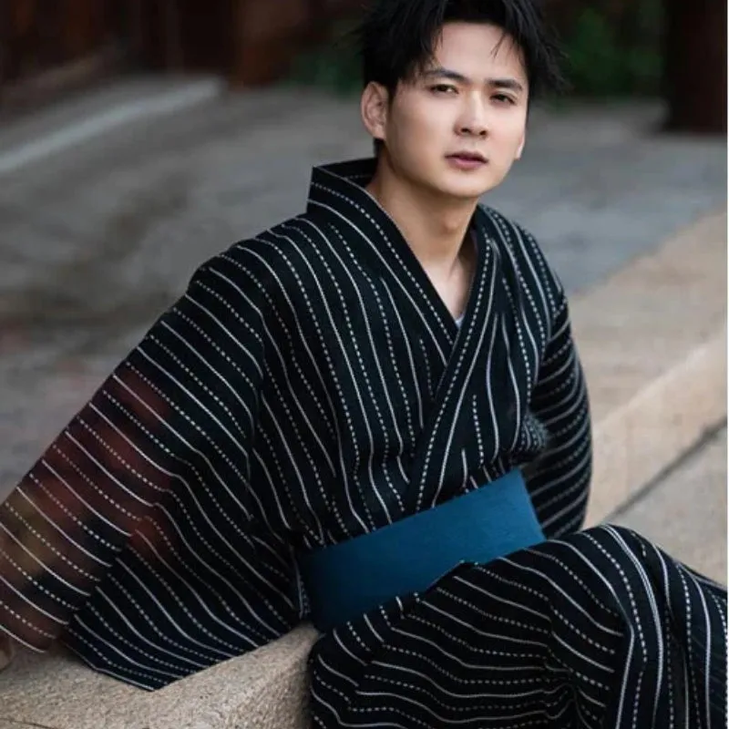 Traditional Men’s Japanese Yukata with Black and White Stripes – Comfortable Summer Kimono