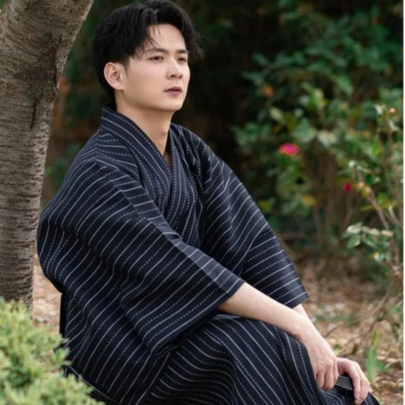 Traditional Men’s Japanese Yukata with Black and White Stripes – Comfortable Summer Kimono