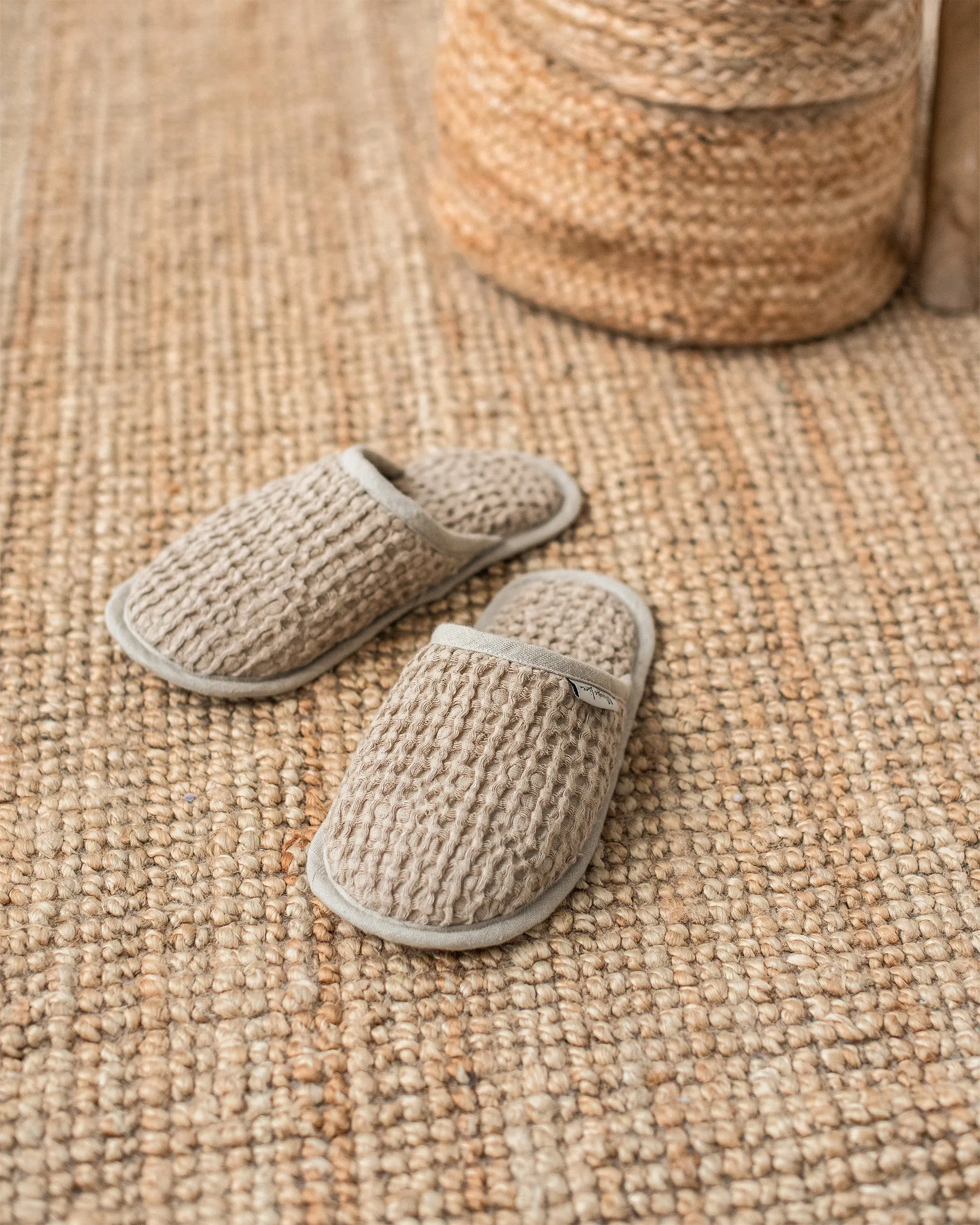 Waffle linen unisex slippers in Beige